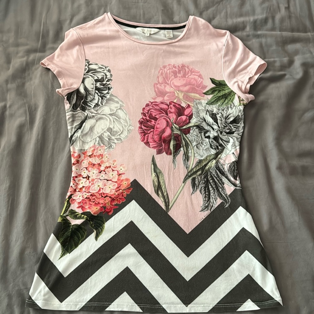 Pink and chevron floral Ted Baker Women’s Blouse Size 1 Small